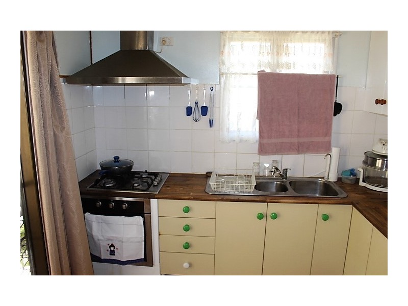 173 Haughton St, Mount Perry QLD 4671