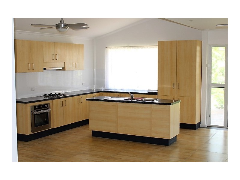 4 Village Lane, Gin Gin QLD 4671