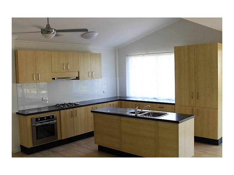 4 Village Lane, Gin Gin QLD 4671