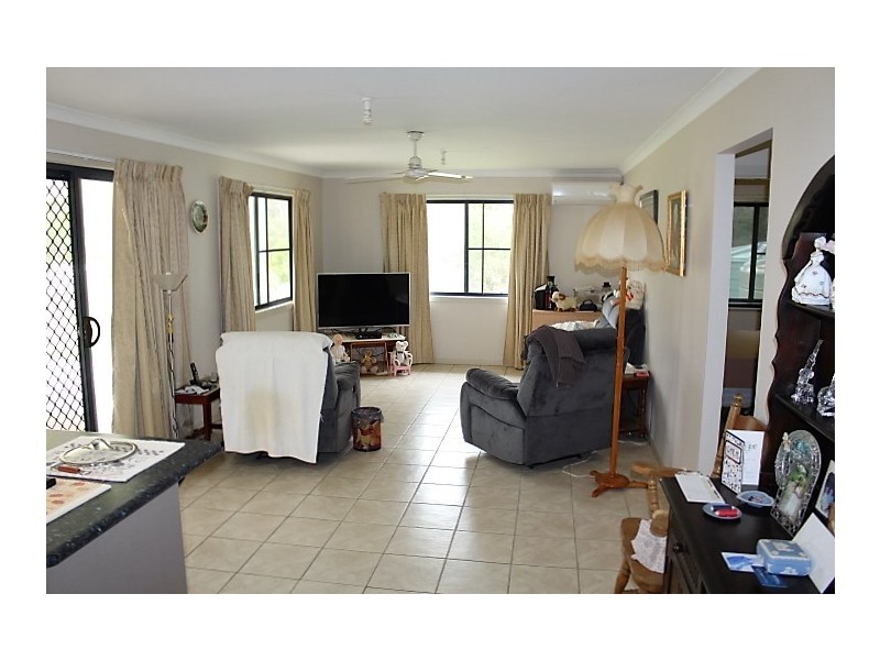 43 Munro Ct, Gin Gin QLD 4671