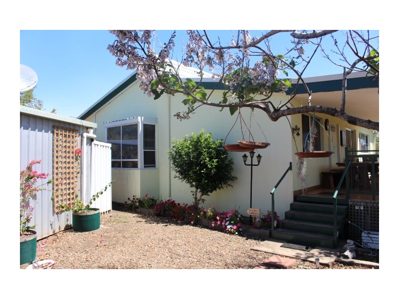 68 Hilltop Dr, Gin Gin QLD 4671