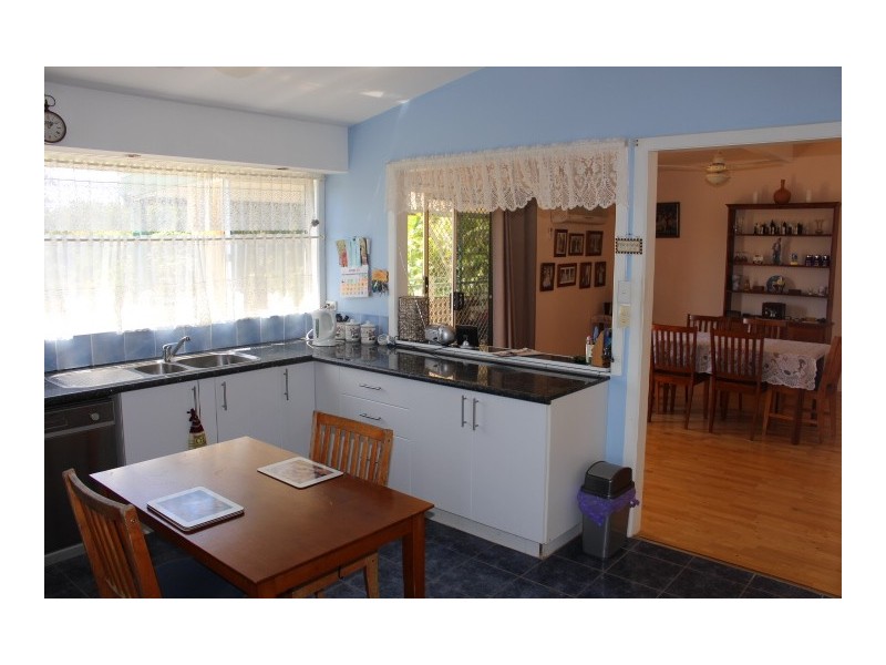 68 Hilltop Dr, Gin Gin QLD 4671