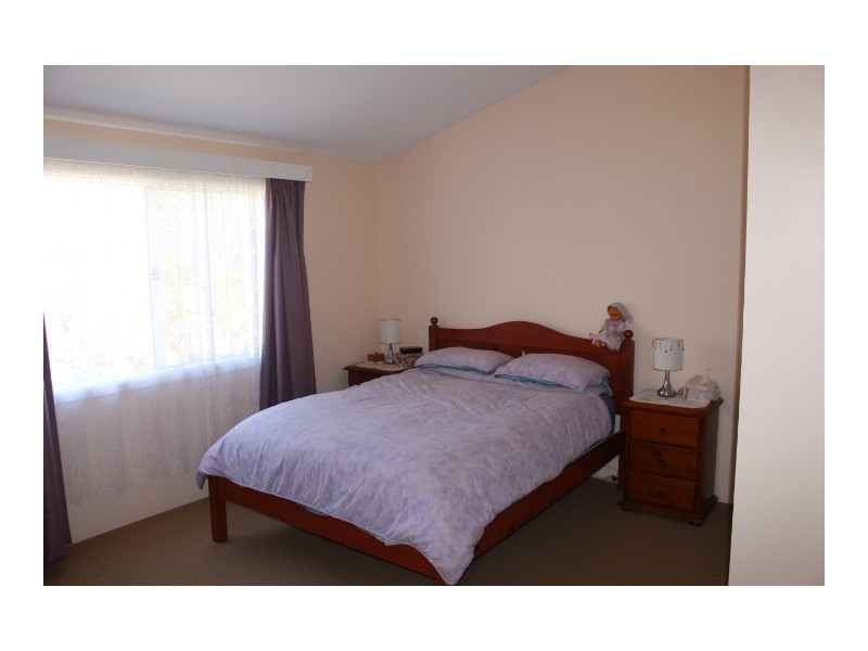 68 Hilltop Dr, Gin Gin QLD 4671