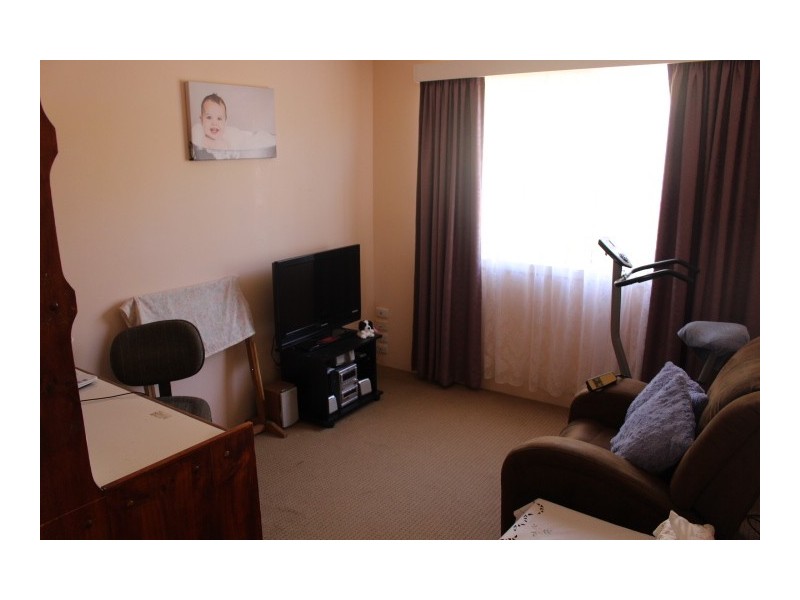 68 Hilltop Dr, Gin Gin QLD 4671