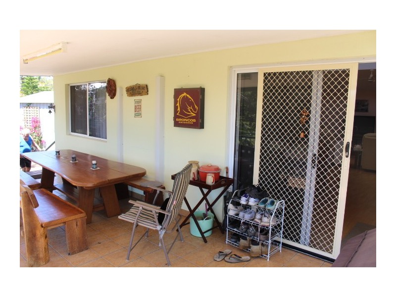 68 Hilltop Dr, Gin Gin QLD 4671