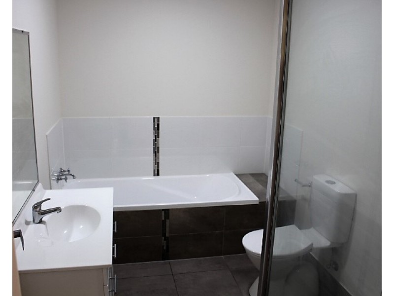 4A & 4B William St, Gin Gin QLD 4671