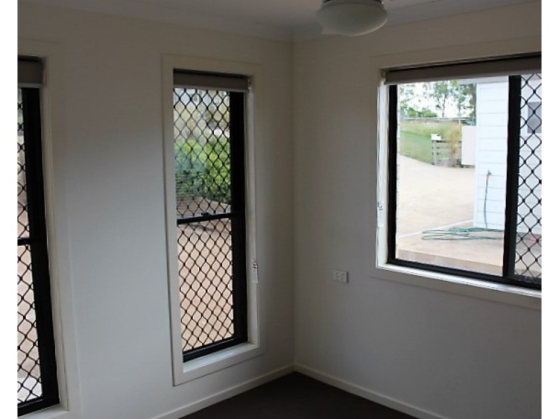 4A & 4B William St, Gin Gin QLD 4671