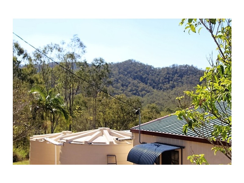 44E Claxton Rd, Kolonga QLD 4671