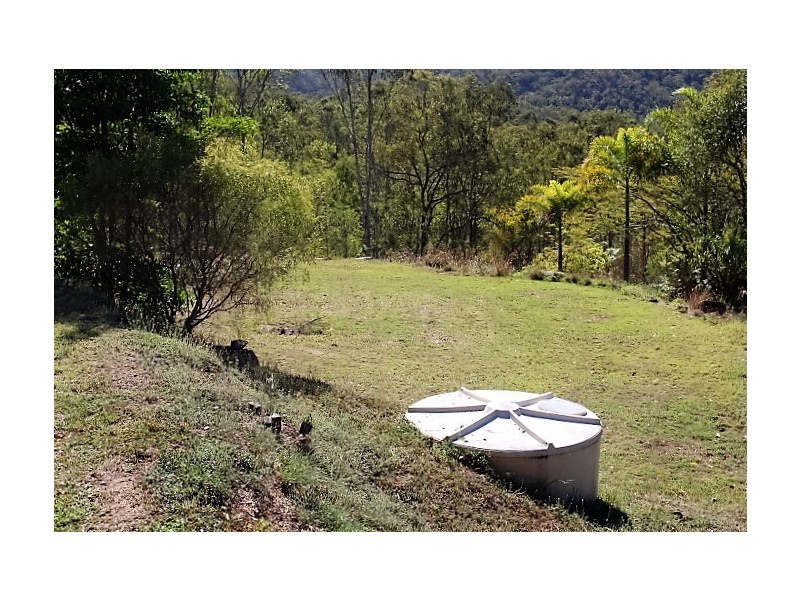 44E Claxton Rd, Kolonga QLD 4671