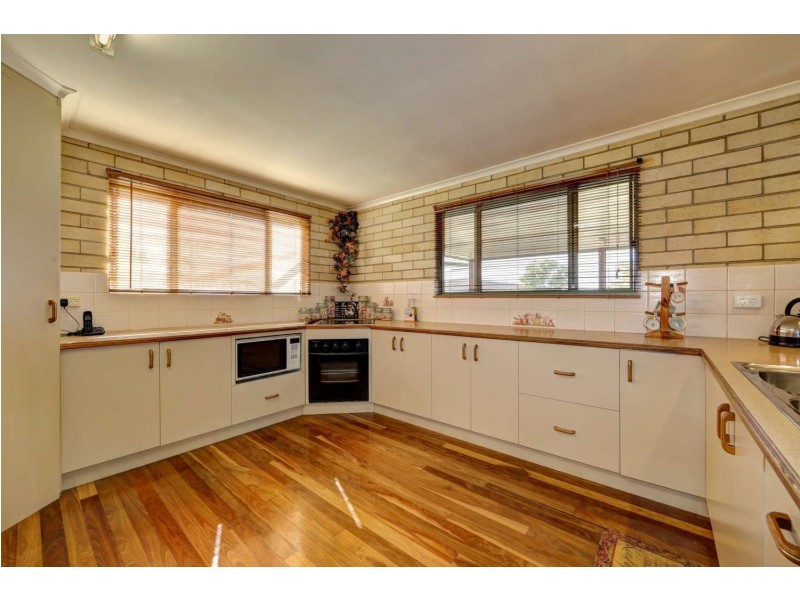 338 Rickards Rd,, Kolonga QLD 4671