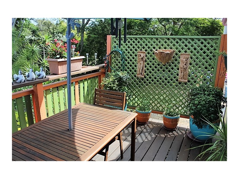 95 Rieck St, Gin Gin QLD 4671