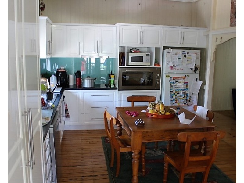 23 Mulgrave St, Gin Gin QLD 4671