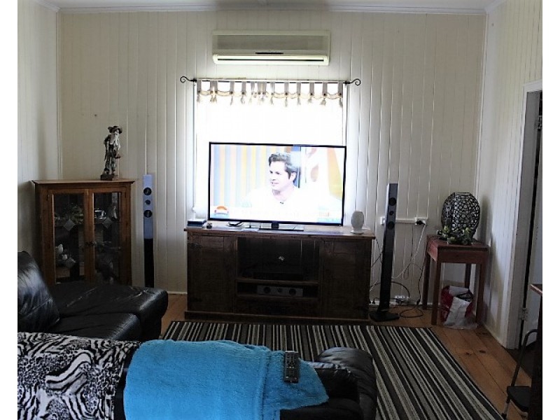 23 Mulgrave St, Gin Gin QLD 4671