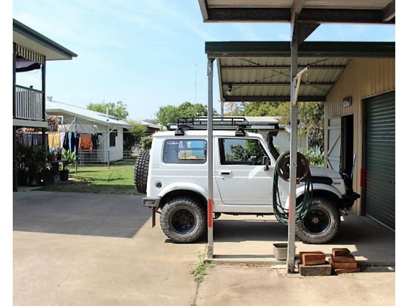 23 Mulgrave St, Gin Gin QLD 4671