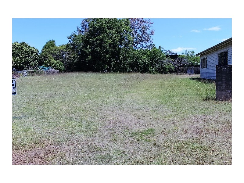 53 Mulgrave St, Gin Gin QLD 4671