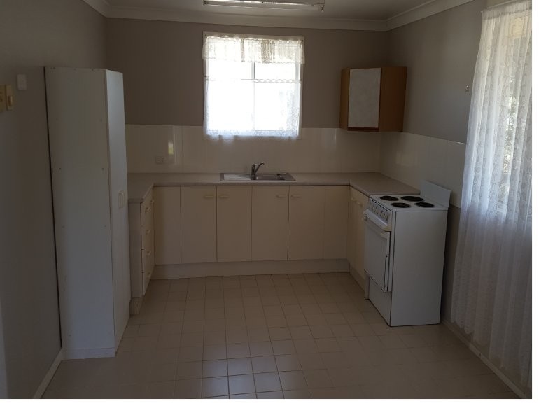 6A Manning St, Gin Gin QLD 4671