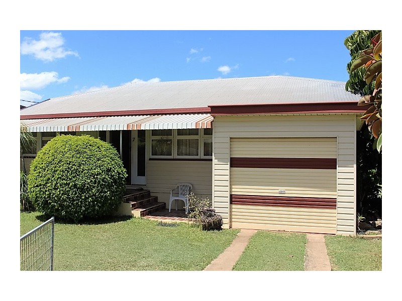 7 Mulgrave St, Gin Gin QLD 4671
