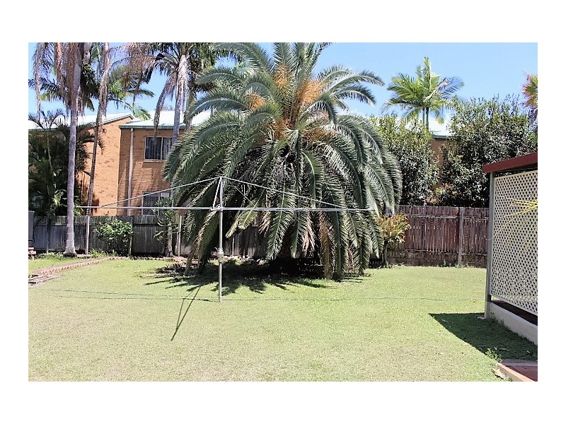 7 Mulgrave St, Gin Gin QLD 4671