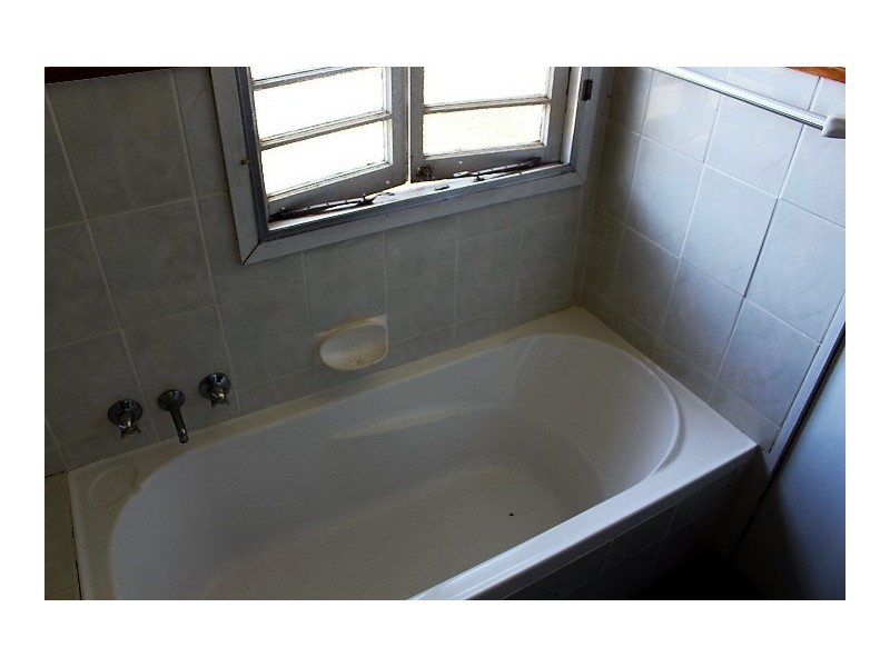 33785 Bruce Hwy, Gin Gin QLD 4671