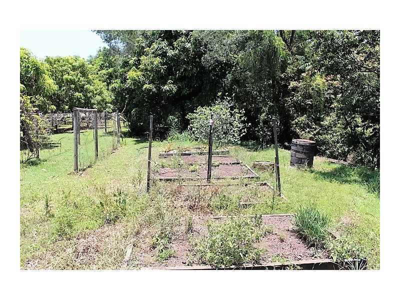 33785 Bruce Hwy, Gin Gin QLD 4671