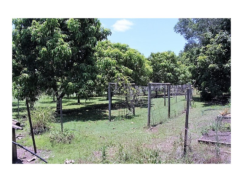 33785 Bruce Hwy, Gin Gin QLD 4671