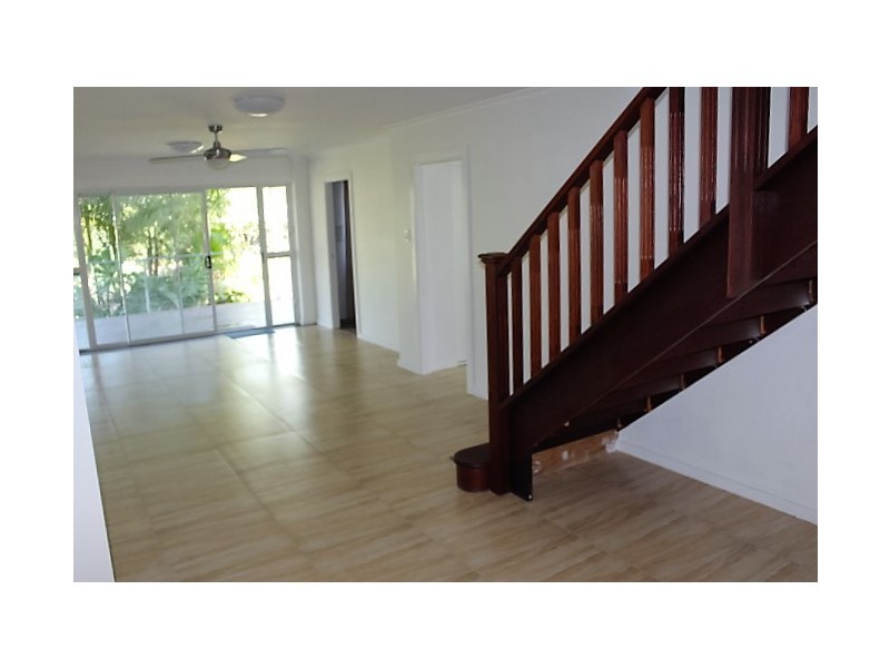 4 Village Lane, Gin Gin QLD 4671