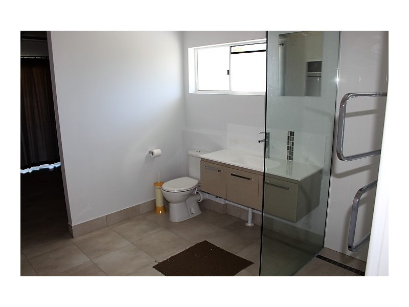 4 Village Lane, Gin Gin QLD 4671