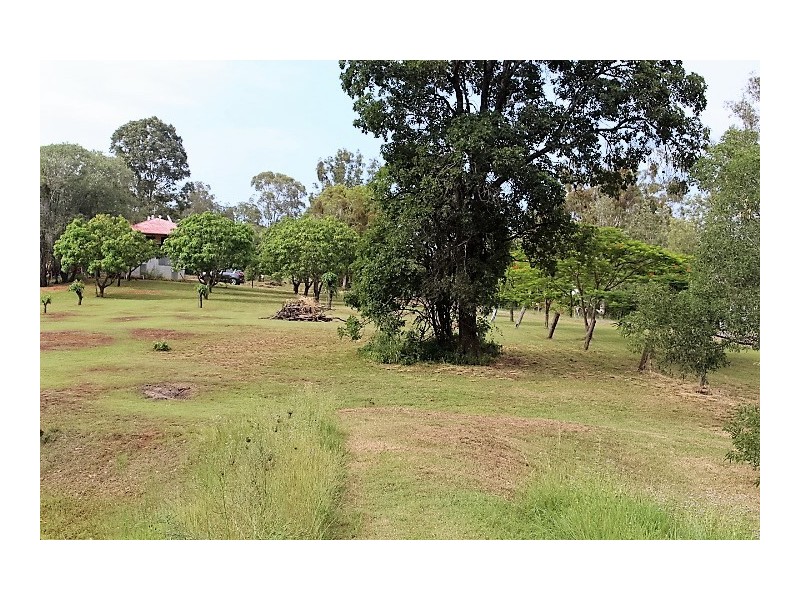 19 Mahes Rd, Gin Gin QLD 4671