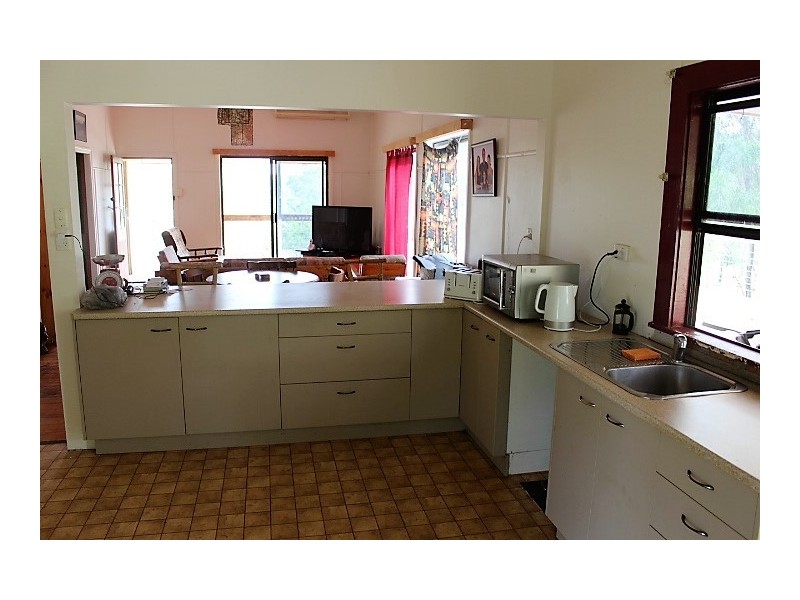 19 Mahes Rd, Gin Gin QLD 4671