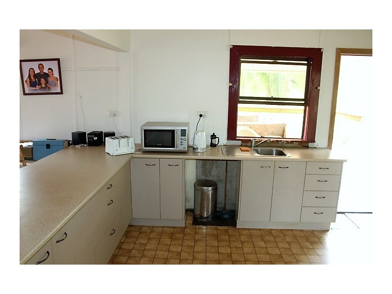 19 Mahes Rd, Gin Gin QLD 4671