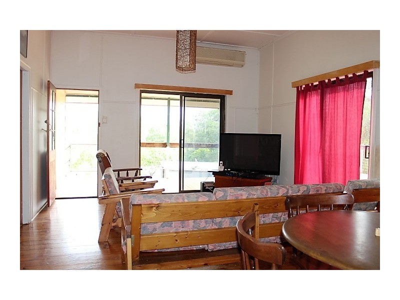 19 Mahes Rd, Gin Gin QLD 4671