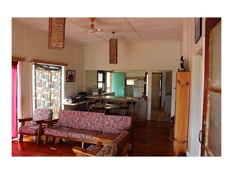 19 Mahes Rd, Gin Gin QLD 4671