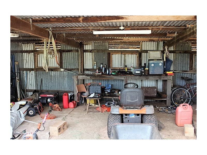 19 Mahes Rd, Gin Gin QLD 4671