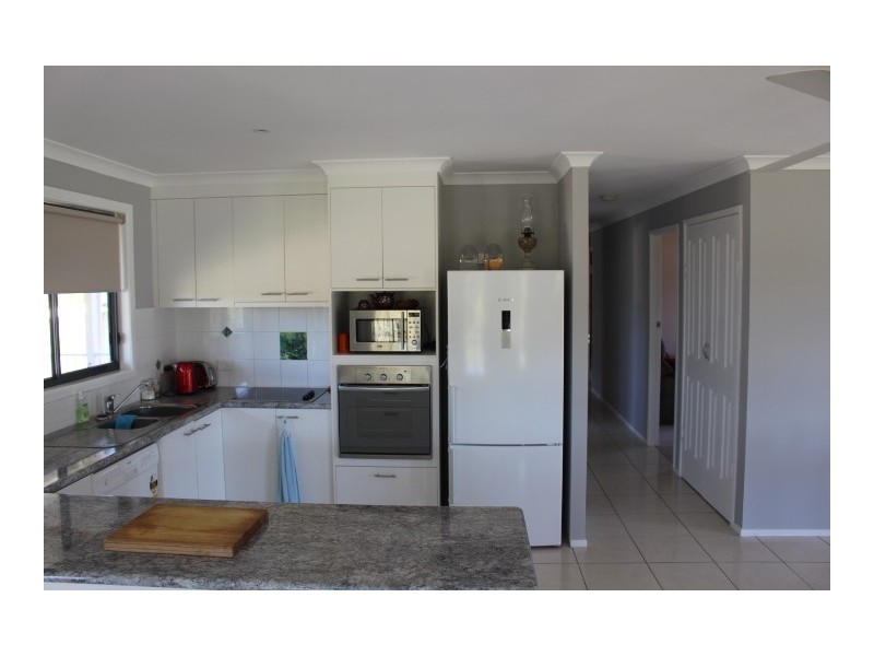 2 Railway St, Mount Perry QLD 4671