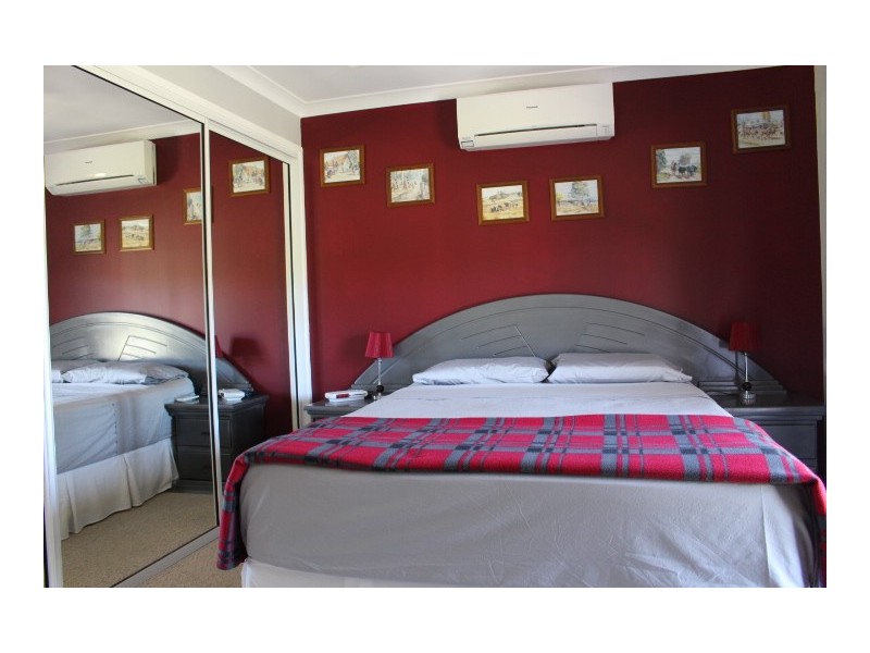 2 Railway St, Mount Perry QLD 4671