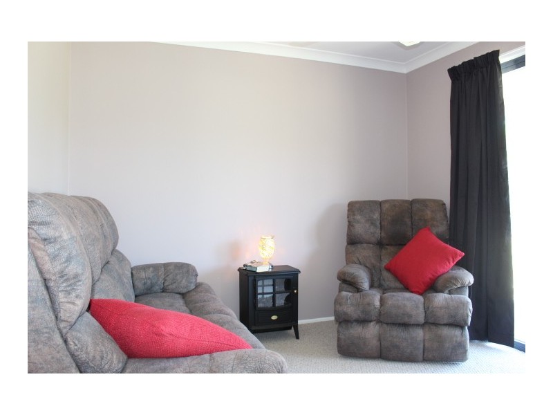 2 Railway St, Mount Perry QLD 4671