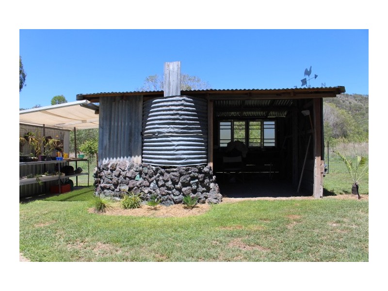 2 Railway St, Mount Perry QLD 4671