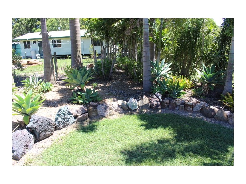 2 Railway St, Mount Perry QLD 4671