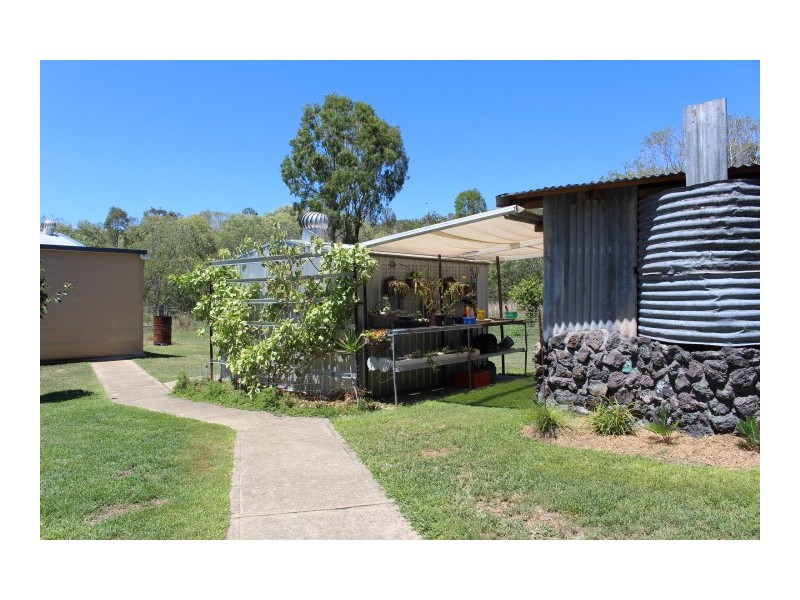 2 Railway St, Mount Perry QLD 4671