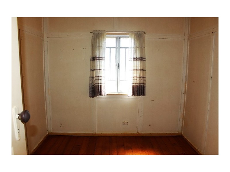 19 May St, Gin Gin QLD 4671