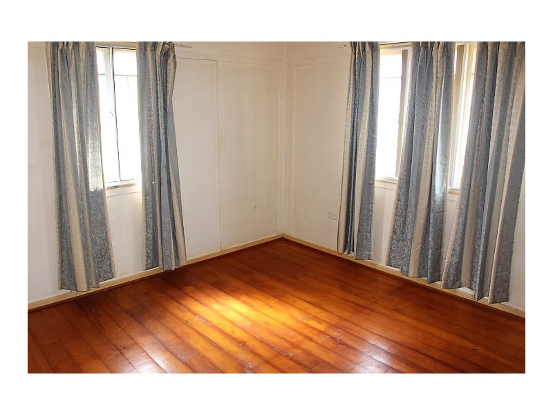 19 May St, Gin Gin QLD 4671