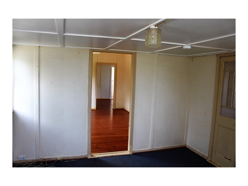 19 May St, Gin Gin QLD 4671