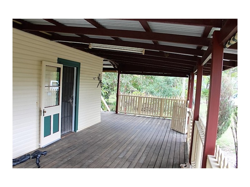 8 Michelles Rd, Horse Camp QLD 4671
