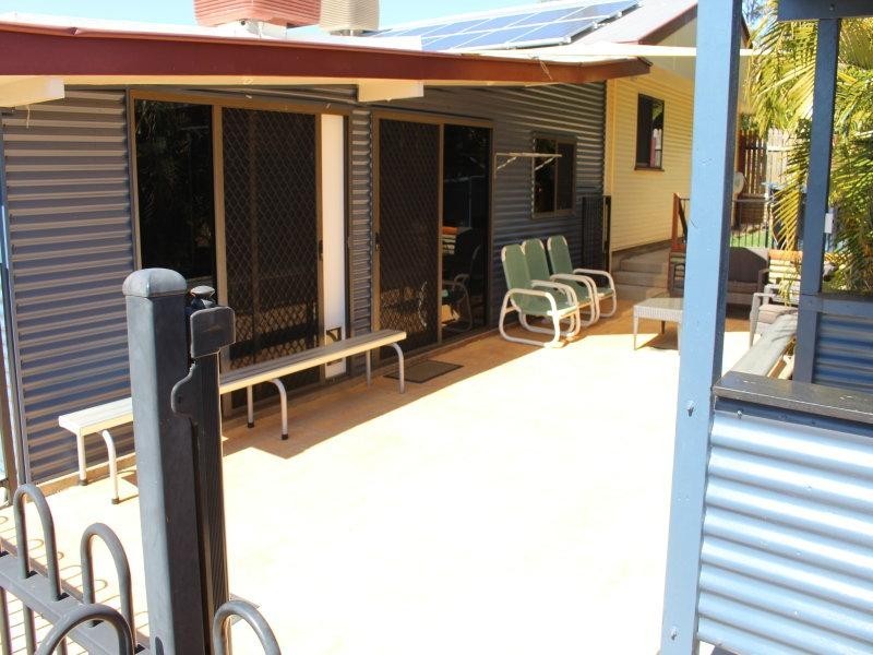 2 Laurison Street, Gin Gin QLD 4671
