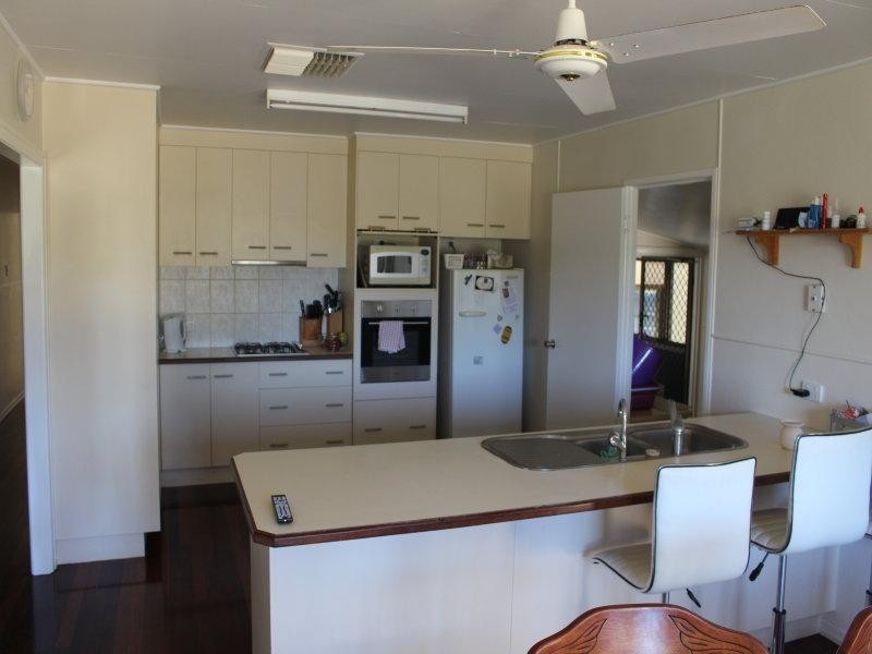 2 Laurison Street, Gin Gin QLD 4671