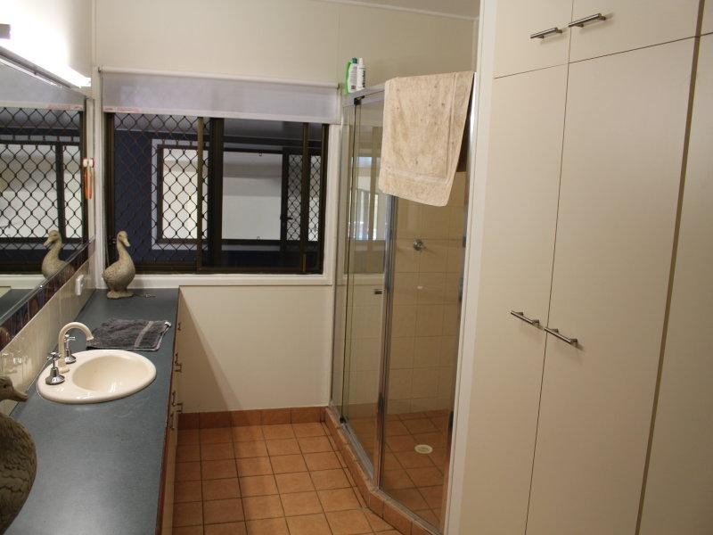 2 Laurison Street, Gin Gin QLD 4671