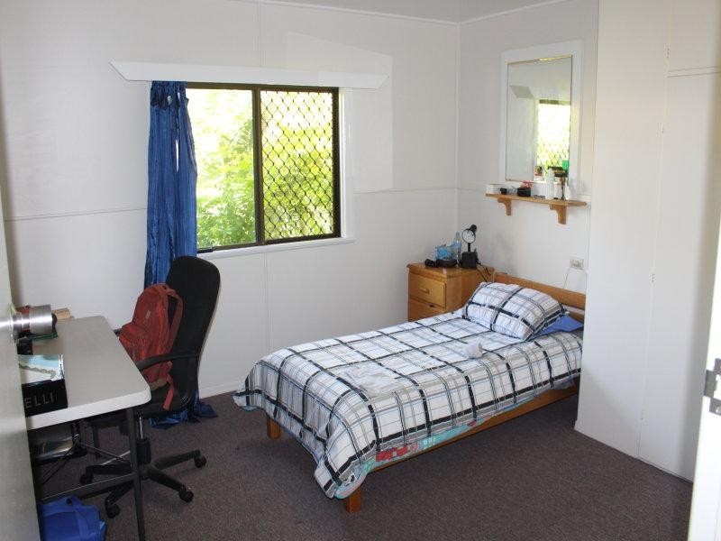 2 Laurison Street, Gin Gin QLD 4671