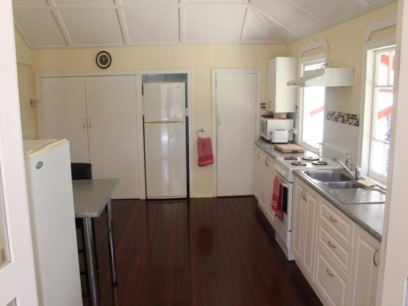 125 Bishops Rd, Gin Gin QLD 4671