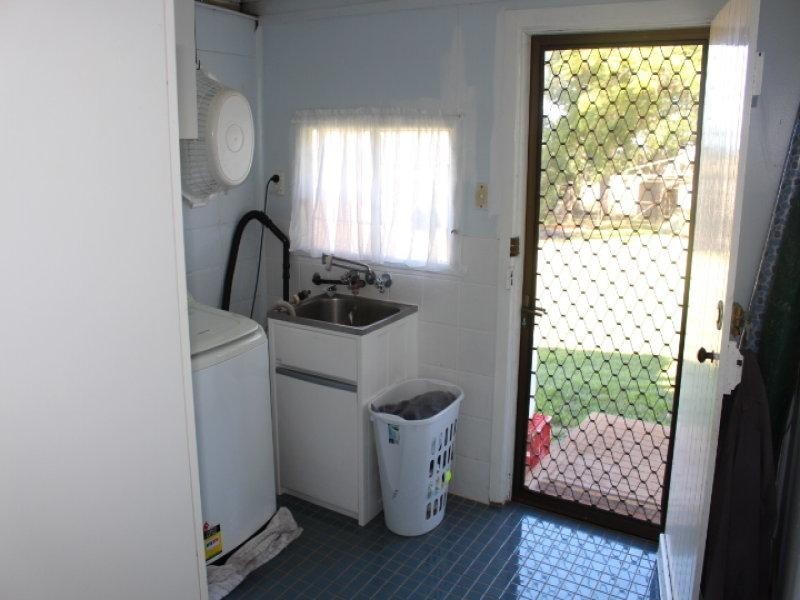 498 Mcllwraith Rd, Gin Gin QLD 4671