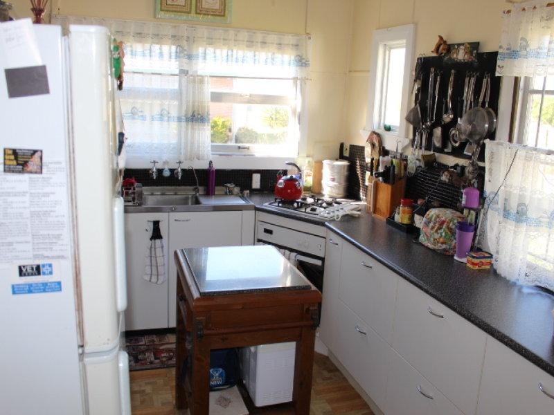 142 Bania Rd, Mount Perry QLD 4671